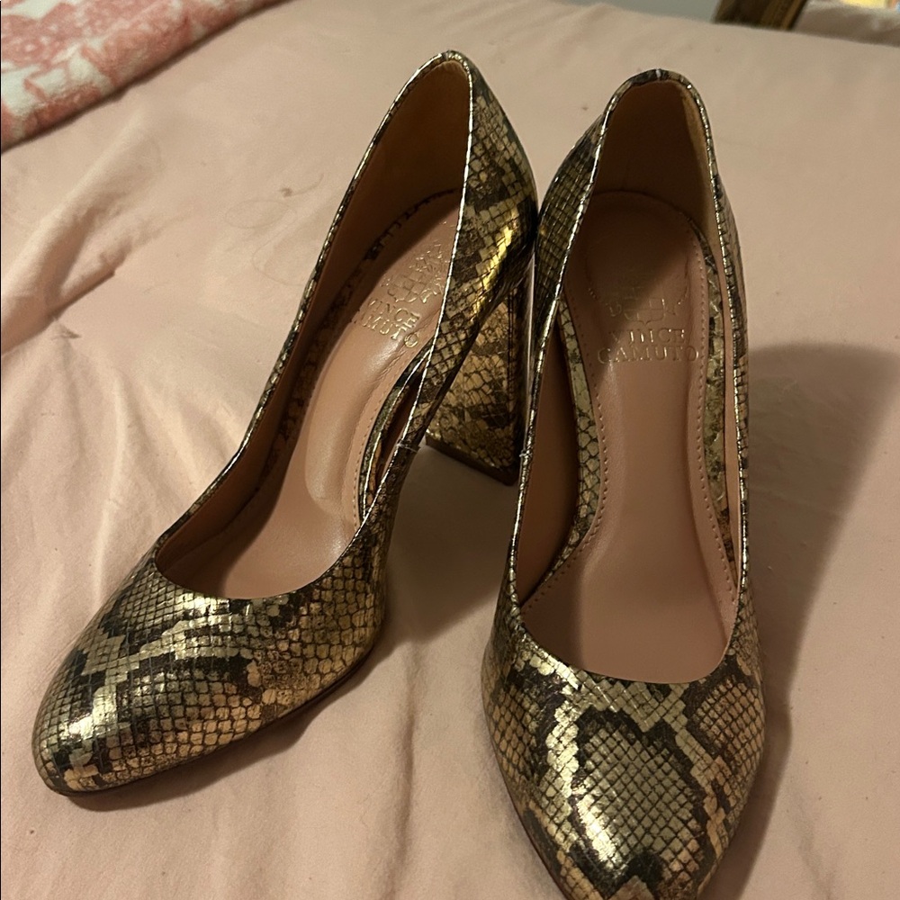 Vince Camuto Gold Snakeskin Block Heels size 7
